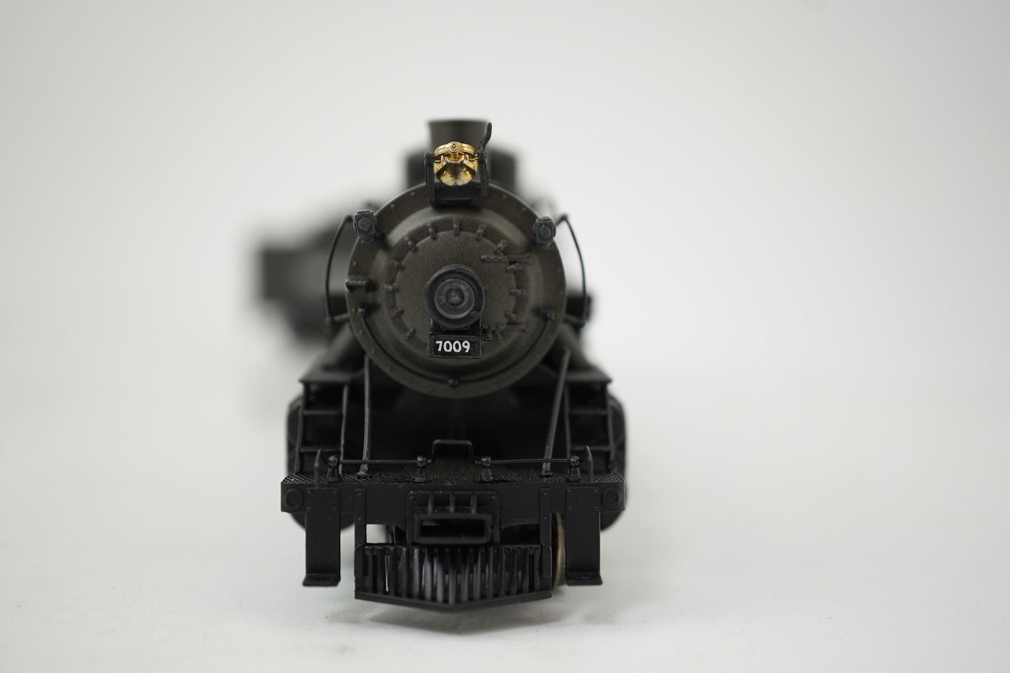 A boxed HO gauge Spectrum by Bachmann (81603) model of Unio Pacific USRA, 7009, 4-8-2 Light Mountain locomotive with bogie tender, powered for two rail operation.